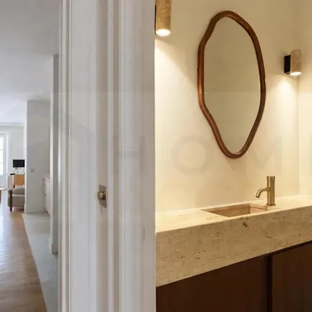 Апартаменты Sunny Architect 3 Bedrooms Center Лиссабон